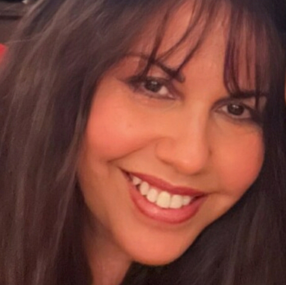 Meet your Posher, Debra - Picture 2 of 12